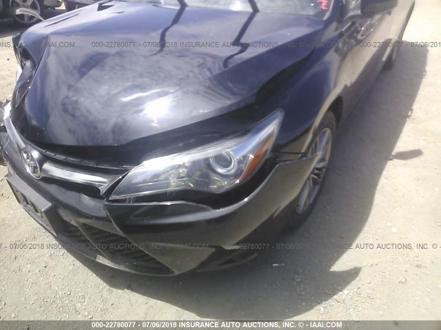 4T1BF1FK5GU237135 - 2016 TOYOTA CAMRY LE/XLE/SE/XSE 黑色 照片 6