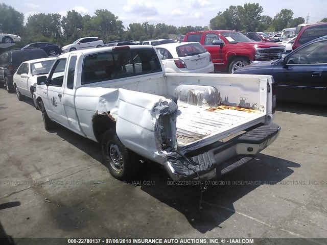 1N6DD26S6XC320469 - 1999 NISSAN FRONTIER KING CAB XE/KING CAB SE WHITE photo 3