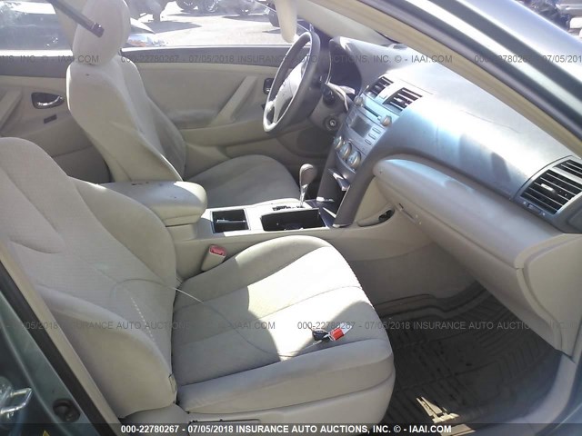 4T4BE46K98R012020 - 2008 TOYOTA CAMRY CE/LE/XLE/SE Light Blue photo 5