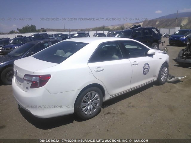 4T1BD1FK0DU073391 - 2013 TOYOTA CAMRY HYBRID/LE/XLE 白色 照片 4