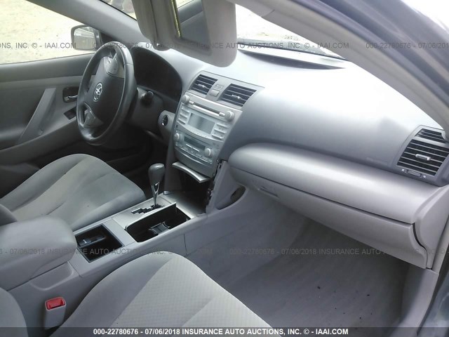 4T1BB46K58U044353 - 2008 TOYOTA CAMRY HYBRID GRAY photo 5