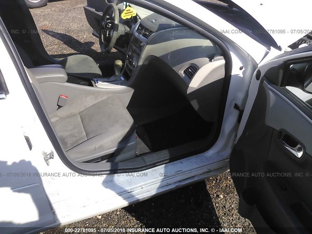 1G1ZA5E04CF394705 - 2012 CHEVROLET MALIBU LS თეთრი ფოტო 5
