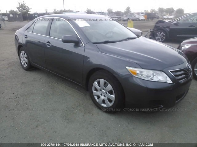 4T1BF3EK1BU121727 - 2011 TOYOTA CAMRY SE/LE/XLE GRAY photo 1