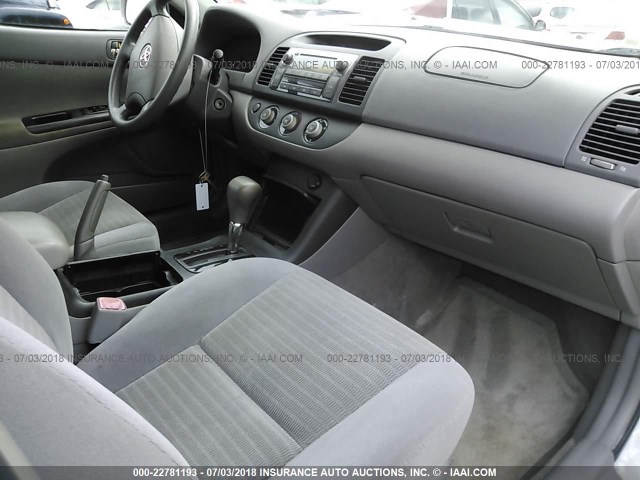 4T1BE30K96U679485 - 2006 TOYOTA CAMRY LE/XLE/SE 银色 照片 5