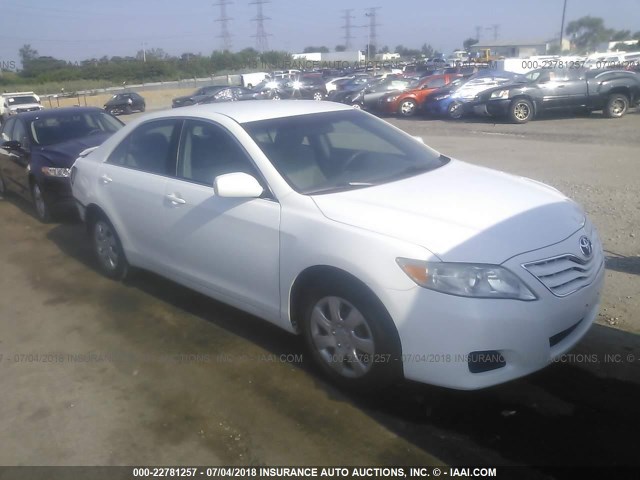 4T1BF3EK4BU637340 - 2011 TOYOTA CAMRY SE/LE/XLE 白色 照片 1
