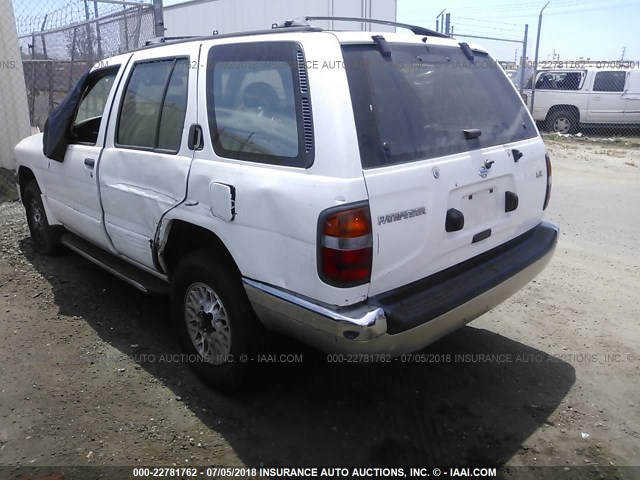 JN8AR05SXWW229607 - 1998 NISSAN PATHFINDER XE/LE WHITE photo 3