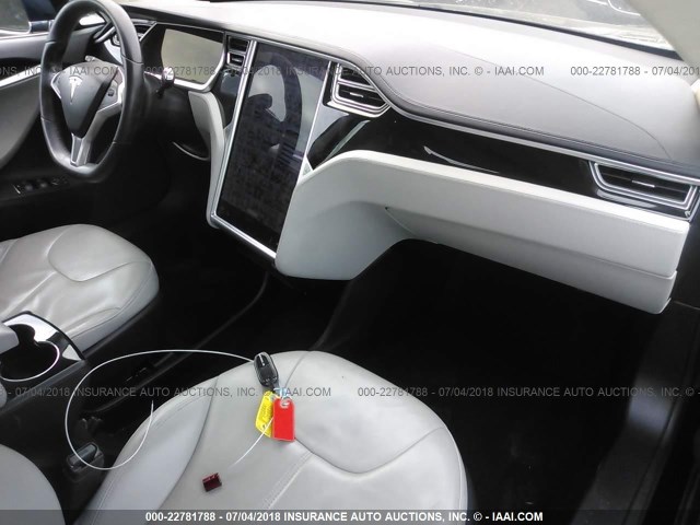 5YJSA1CN0DFP13961 - 2013 TESLA MODEL S Dark Blue photo 5