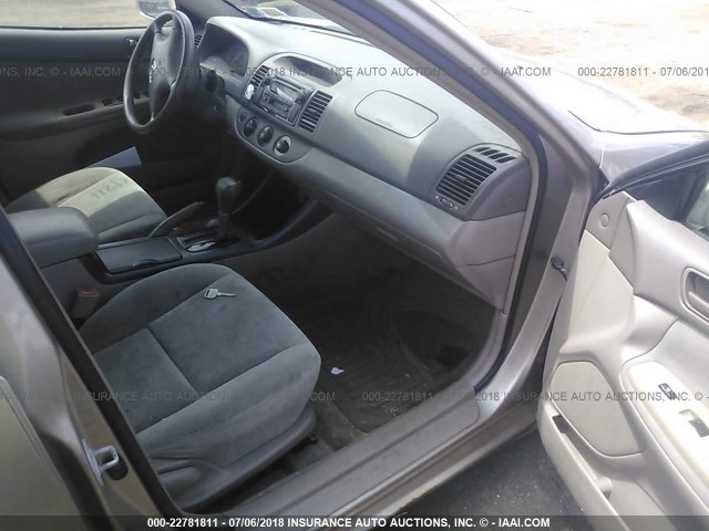 4T1BE32K92U007000 - 2002 TOYOTA CAMRY LE/XLE/SE 棕色 照片 5