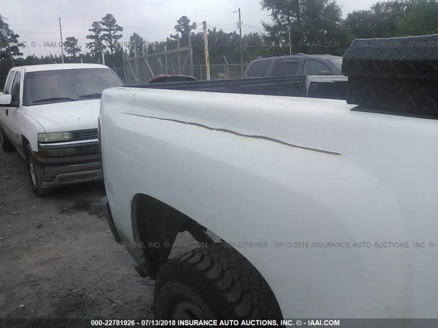 1GCEC14X57Z641662 - 2007 CHEVROLET SILVERADO C1500 CLASSIC WHITE photo 6