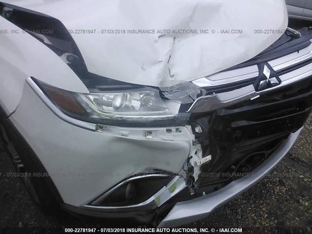 JA4AD3A39GZ042900 - 2016 MITSUBISHI OUTLANDER SE/SEL WHITE photo 6