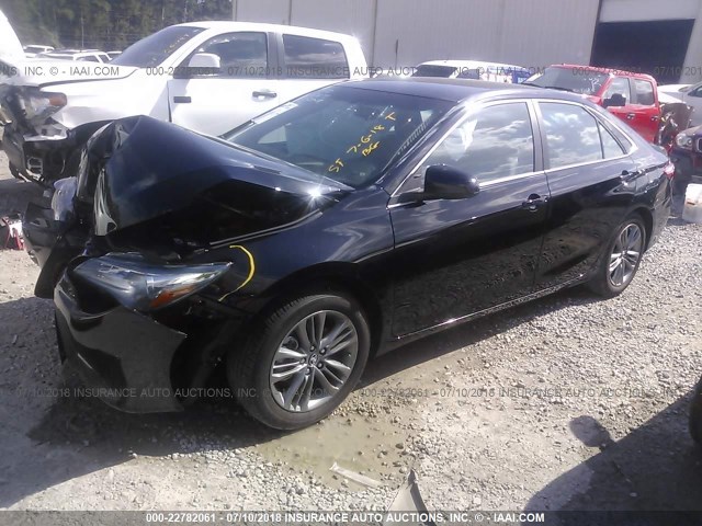 4T1BF1FK9HU273993 - 2017 TOYOTA CAMRY LE/XLE/SE/XSE BLACK photo 2