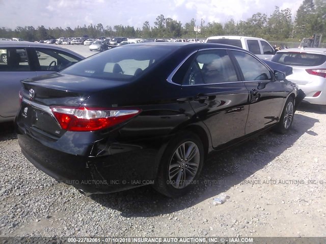 4T1BF1FK9HU273993 - 2017 TOYOTA CAMRY LE/XLE/SE/XSE BLACK photo 4