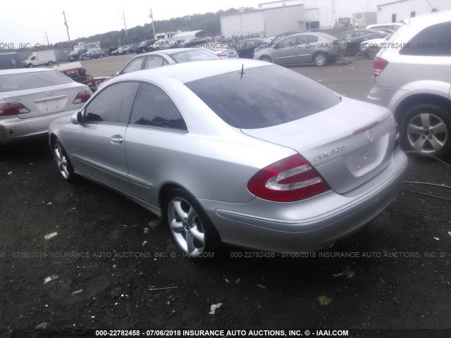 WDBTJ65J55F140157 - 2005 MERCEDES-BENZ CLK 320C SILVER photo 3