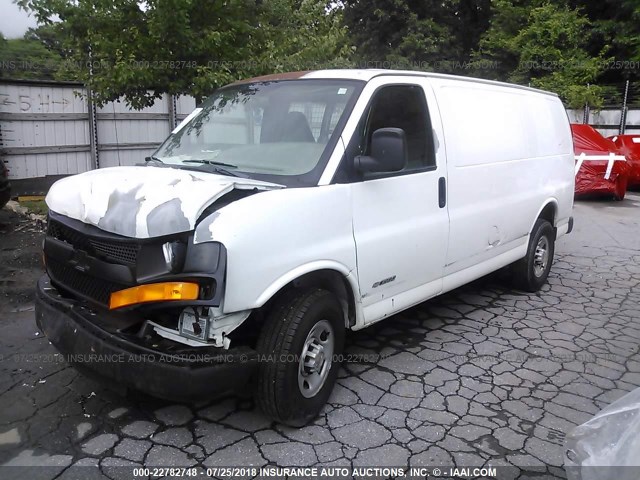 1GCHG35V751203408 - 2005 CHEVROLET EXPRESS G3500  WHITE photo 2