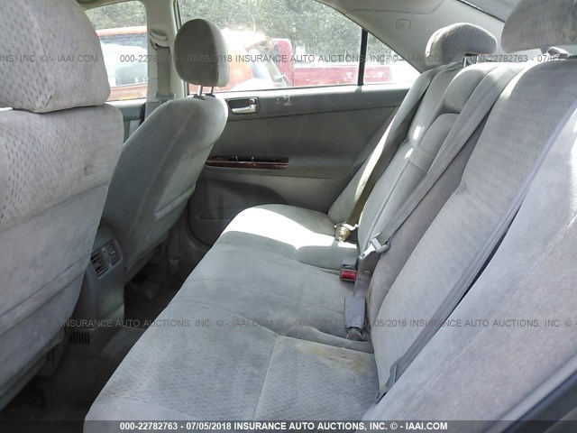 4T1BE30K22U603360 - 2002 TOYOTA CAMRY LE/XLE/SE ნაცრისფერი ფოტო 8