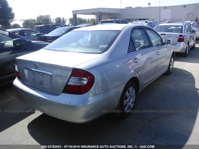 4T1BE32K02U030973 - 2002 TOYOTA CAMRY LE/XLE/SE Gümüş foto 4