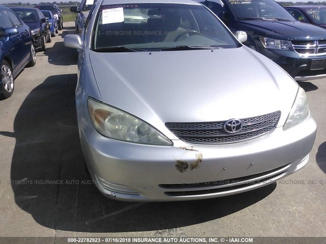 4T1BE32K02U030973 - 2002 TOYOTA CAMRY LE/XLE/SE SILVER photo 6