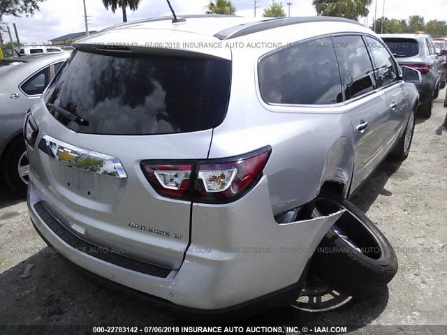 1GNKRGKD5EJ192998 - 2014 CHEVROLET TRAVERSE LT SILVER photo 4