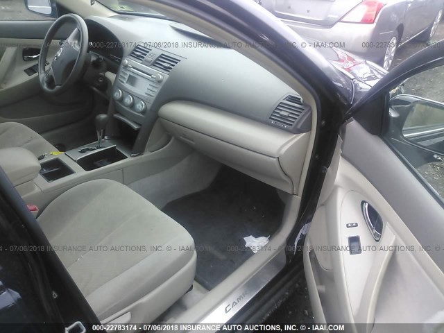 4T1BE46K89U353128 - 2009 TOYOTA CAMRY SE/LE/XLE BLACK photo 5