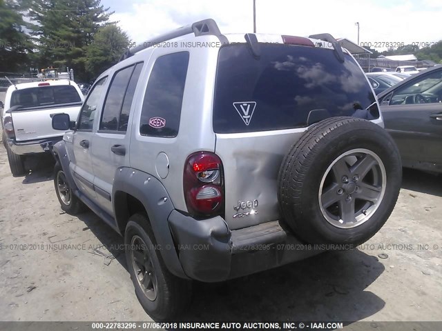 1J8GL38K45W518154 - 2005 JEEP LIBERTY RENEGADE SILVER photo 3