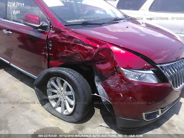 2LMDJ8JK8DBL10172 - 2013 LINCOLN MKX MAROON photo 6