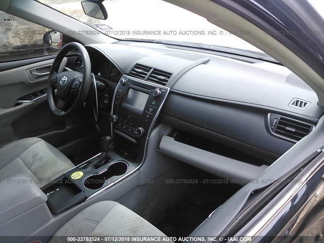4T4BF1FK7FR472043 - 2015 TOYOTA CAMRY LE/XLE/SE/XSE BLACK photo 5