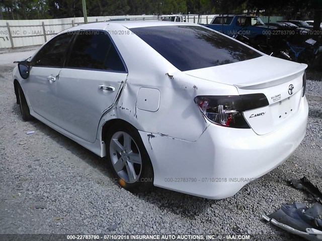4T1BF1FK1EU327346 - 2014 TOYOTA CAMRY L/SE/LE/XLE 白色 照片 3