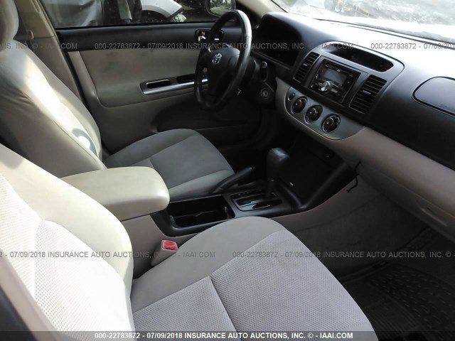 4T1BE32K45U067125 - 2005 TOYOTA CAMRY LE/XLE/SE 米色 照片 5