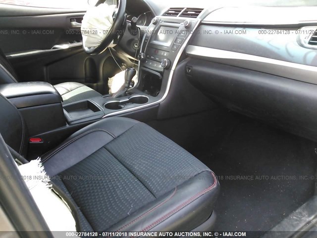 4T1BF1FK0FU045040 - 2015 TOYOTA CAMRY LE/XLE/SE/XSE BROWN photo 5