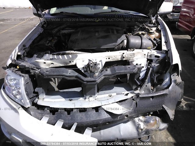 5LMFU28RX4LJ37148 - 2004 LINCOLN NAVIGATOR Weiß Foto 10