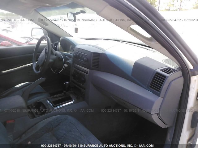 1J4GS48K35C664993 - 2005 JEEP GRAND CHEROKEE LAREDO/COLUMBIA/FREEDOM 白色 照片 5