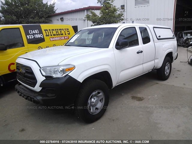 5TFRX5GN4JX111399 - 2018 TOYOTA TACOMA ACCESS CAB/SR/SR5/TRD SPT WHITE photo 2