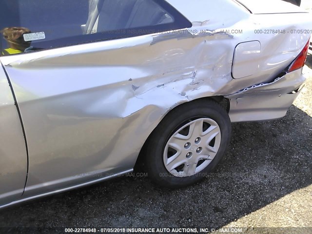 1HGEM22134L066043 - 2004 HONDA CIVIC DX VP SILVER photo 6