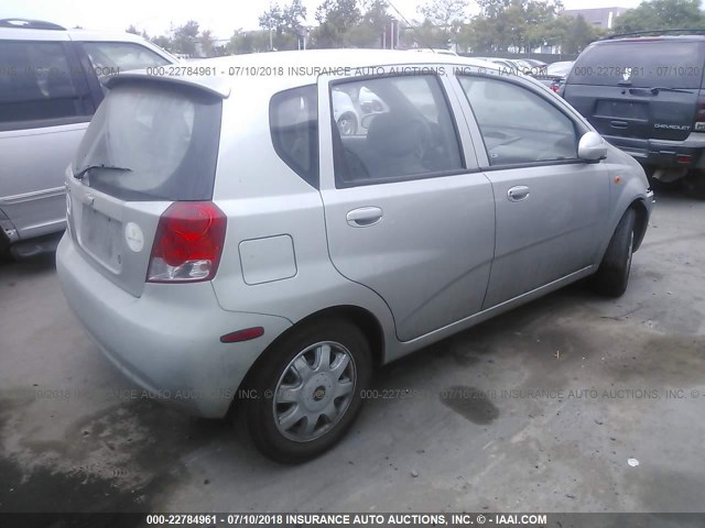 KL1TJ62604B132434 - 2004 CHEVROLET AVEO LS SILVER photo 4