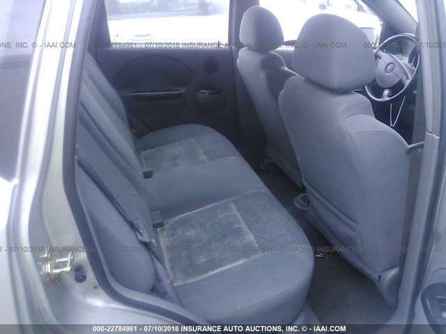 KL1TJ62604B132434 - 2004 CHEVROLET AVEO LS SILVER photo 8