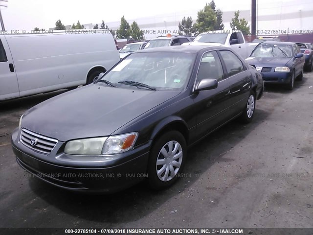 JT2BG22K6Y0439464 - 2000 TOYOTA CAMRY CE/LE/XLE GRAY photo 2