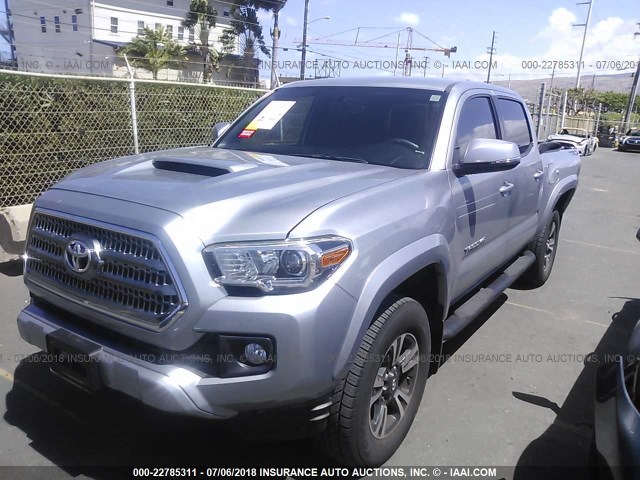 3TMAZ5CN1HM029191 - 2017 TOYOTA TACOMA DBL CAB/SR5/TRD SPORT/OR SILVER photo 2