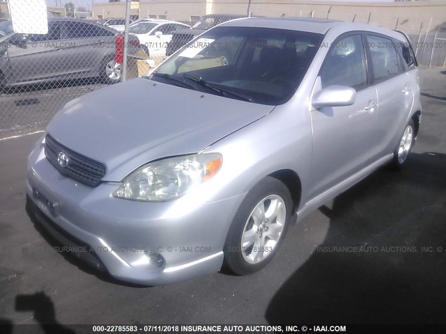 2T1KR32E05C372377 - 2005 TOYOTA COROLLA MATRIX XR SILVER photo 2