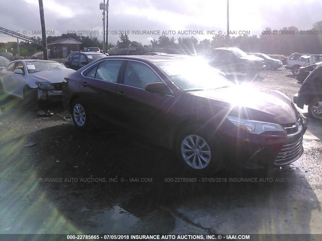 4T1BF1FK9FU990651 - 2015 TOYOTA CAMRY LE/XLE/SE/XSE RED photo 1