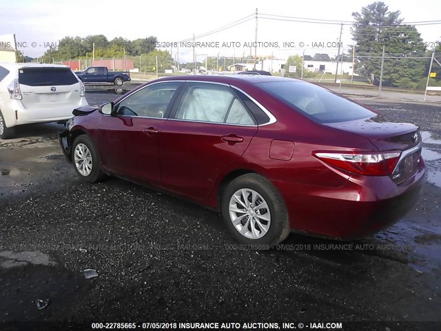 4T1BF1FK9FU990651 - 2015 TOYOTA CAMRY LE/XLE/SE/XSE RED photo 3