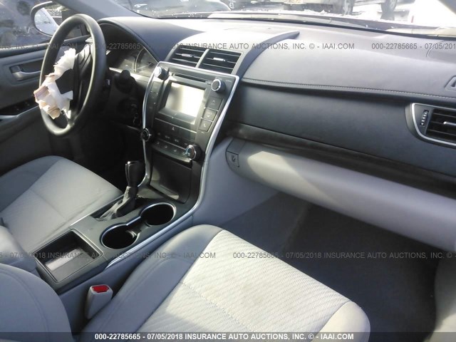 4T1BF1FK9FU990651 - 2015 TOYOTA CAMRY LE/XLE/SE/XSE RED photo 5