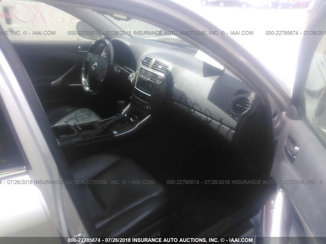 JTHBK262462003521 - 2006 LEXUS IS 250 SILVER photo 5