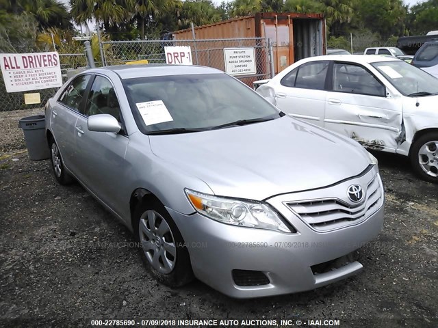 4T1BF3EK6AU032377 - 2010 TOYOTA CAMRY SE/LE/XLE SILVER photo 1