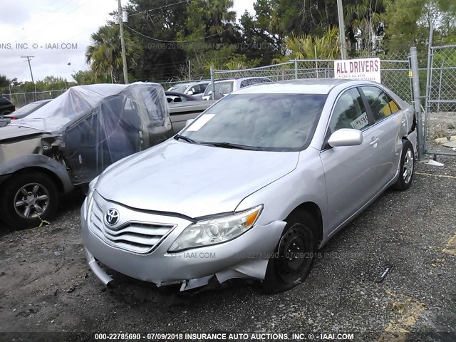 4T1BF3EK6AU032377 - 2010 TOYOTA CAMRY SE/LE/XLE SILVER photo 6