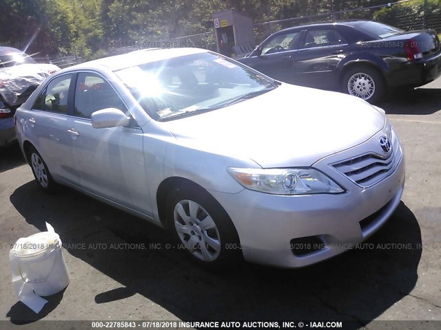 4T4BF3EK5AR004026 - 2010 TOYOTA CAMRY SE/LE/XLE SILVER photo 1