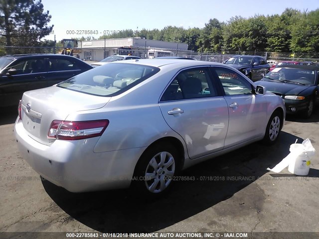 4T4BF3EK5AR004026 - 2010 TOYOTA CAMRY SE/LE/XLE SILVER photo 4