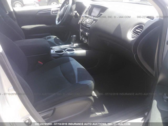 5N1AR2MN0DC636302 - 2013 NISSAN PATHFINDER S/SV/SL/PLATINUM 银色 照片 5