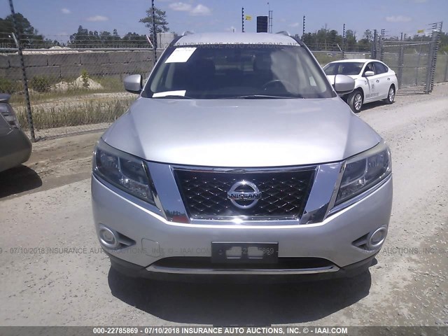 5N1AR2MN0DC636302 - 2013 NISSAN PATHFINDER S/SV/SL/PLATINUM 银色 照片 6