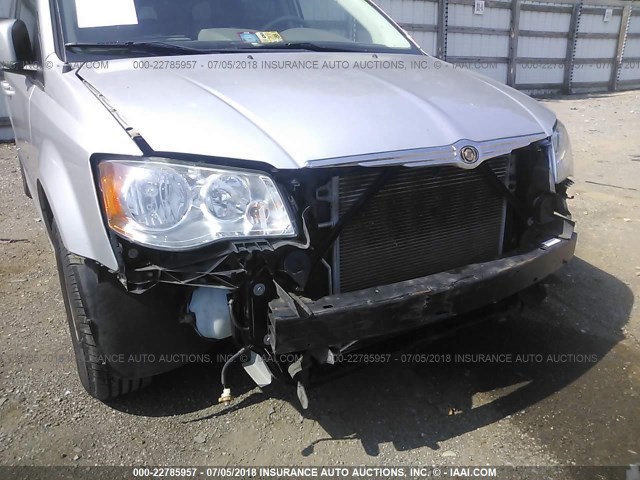 2A4RR5D17AR221982 - 2010 CHRYSLER TOWN & COUNTRY TOURING SILVER photo 6
