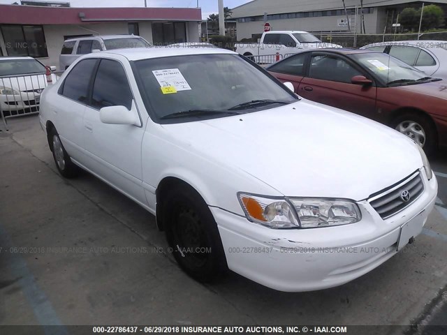 JT2BF22K310297552 - 2001 TOYOTA CAMRY CE/LE/XLE WHITE photo 1